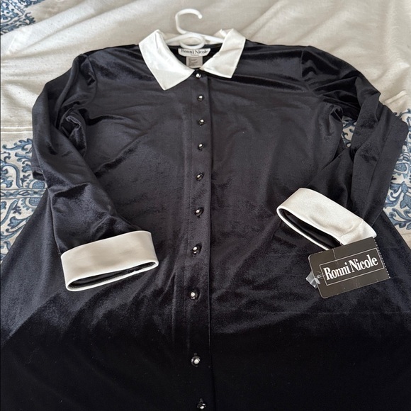 Ronni Nicole Black stretchy velvet Dress new with Contrasting White satin Collar - Picture 3 of 14